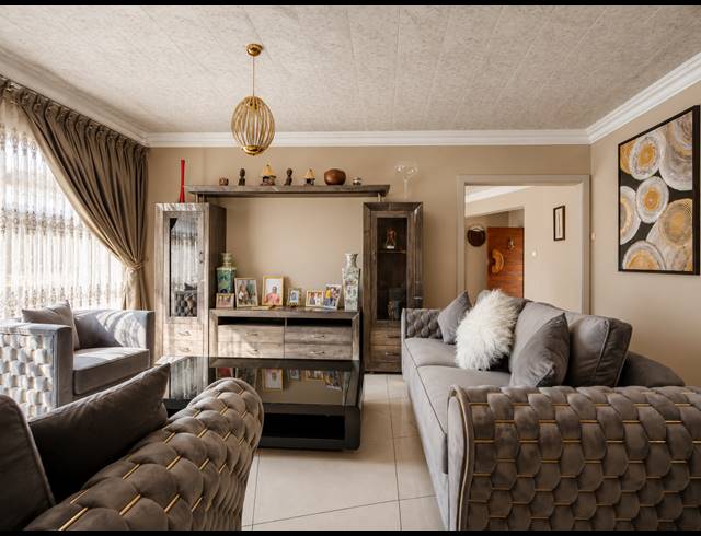 3 BEDROOM HOUSE FOR SALE IN THREE RIVERS EAST